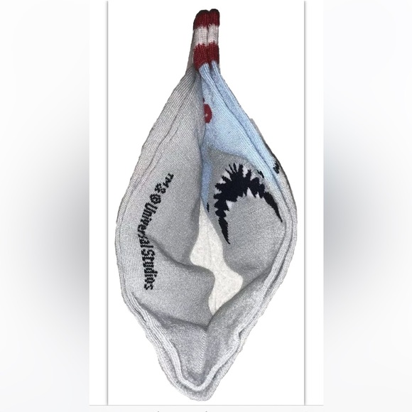 Jaws Crew Socks 1 Pair Men 6.5-12 Gray Blue Red Icon Spielberg Horror Film Shark - Picture 6 of 9